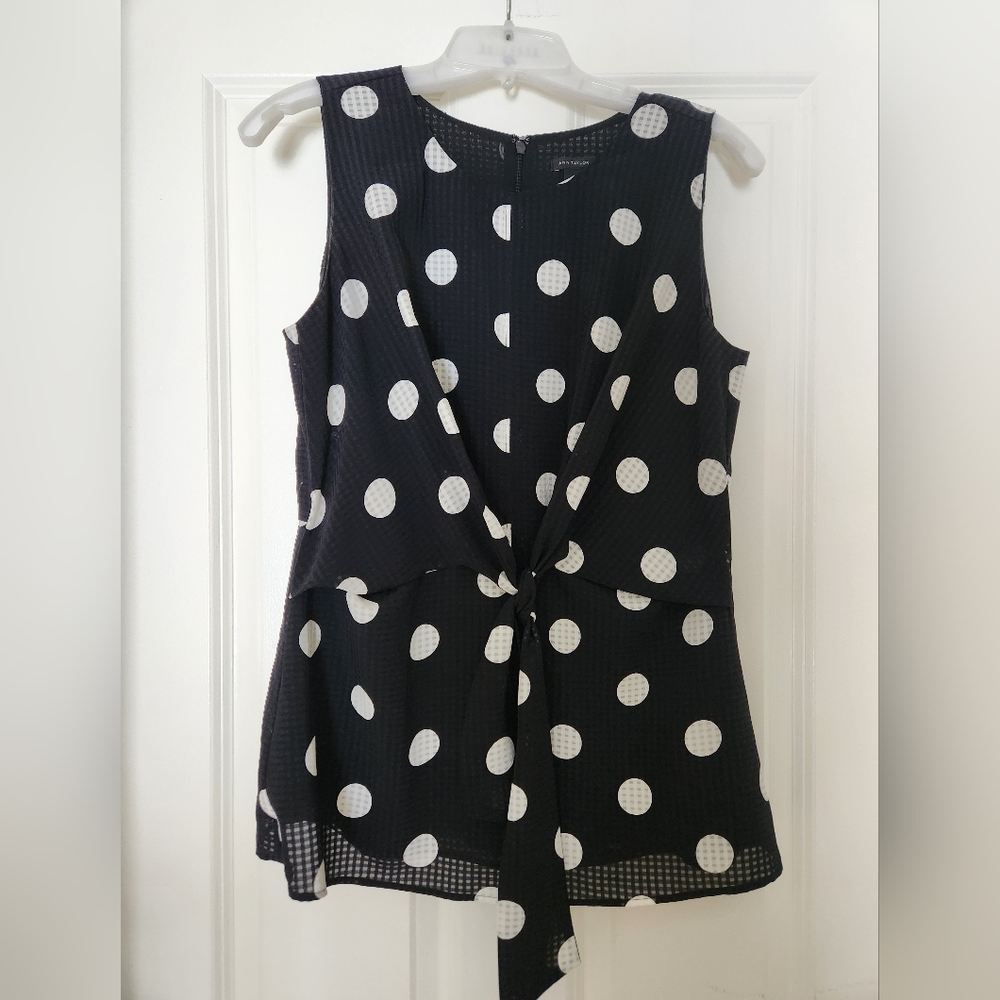 Ann Taylor Polka Dot Sleeveless Top - Black and White, Size 4 - Picture 2 of 9